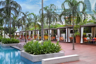 Festive Hotel - Main Pool